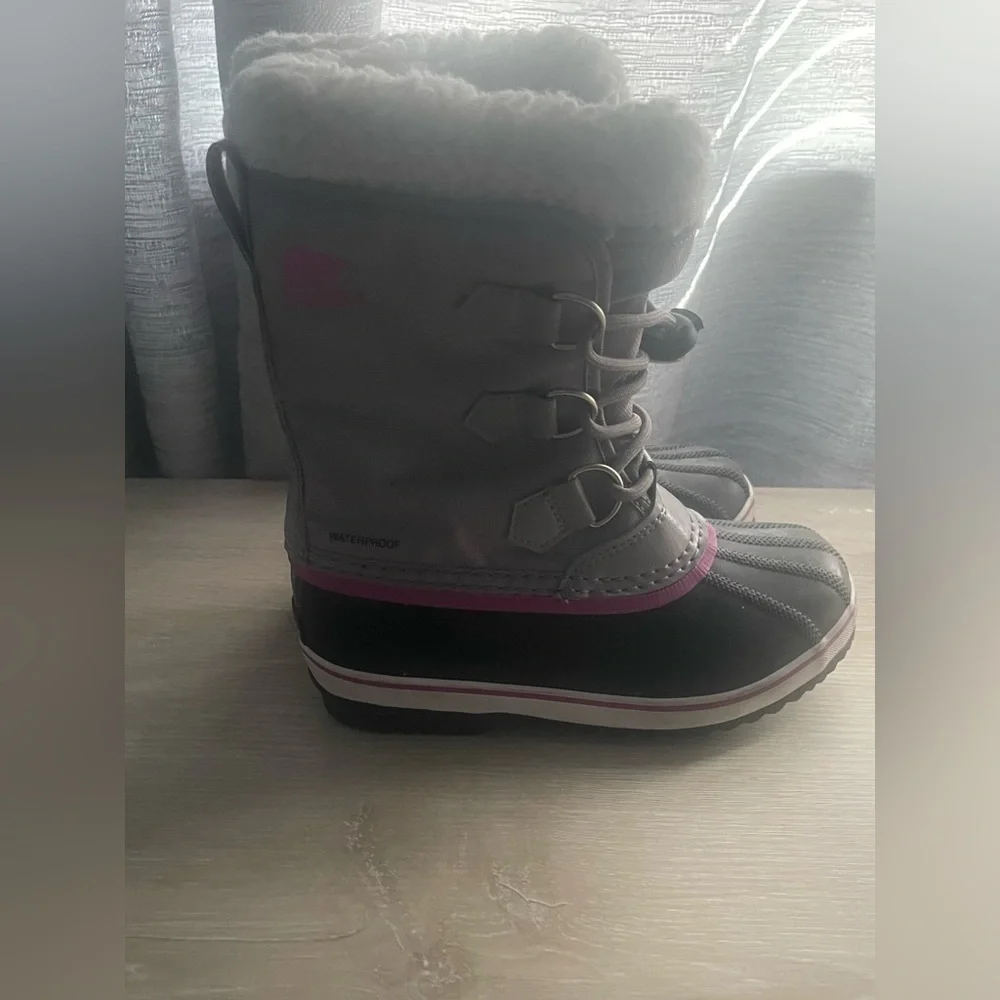 Sorel Gray and Black Boots with Pink Accents Like new  Size 1